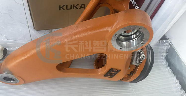 庫卡堆垛機器人KR180-2P減速機和鑄體